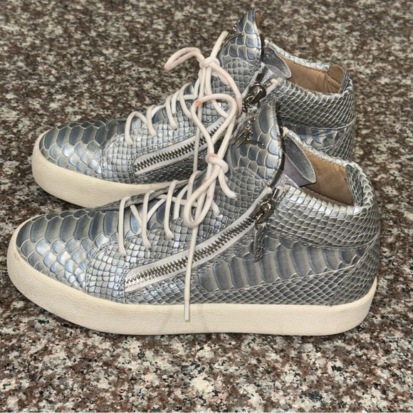 GIUSEPPE ZANOTTI Dual-Zip Textured Leather Sneakers - Picture 8 of 13
